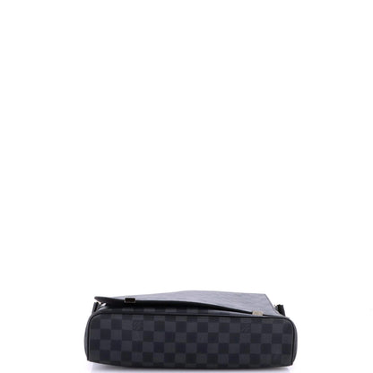 MM Louis Vuitton District NM Messenger Bag Damier Graphite