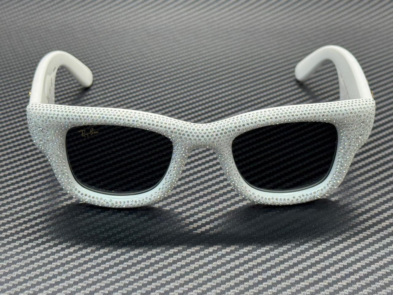 RAY BAN RB4940BP 686687 White Strass Grey Wayfarer Puffer Unisex 47 mm Sunglasse