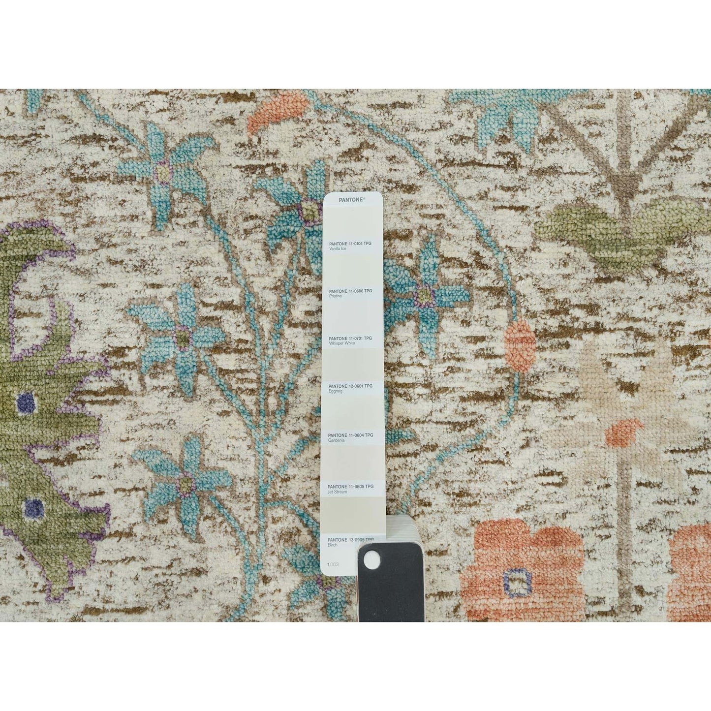 10'X10' Beige Silk And Wool Hand Knotted Directional Vase Round Rug
