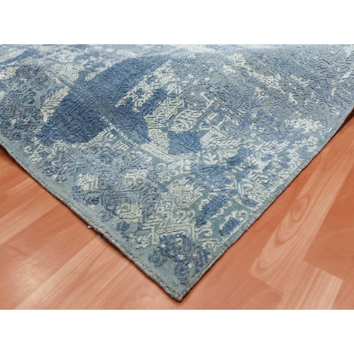 7'10"X10' Blue Wool And Silk Hand Knotted Jewellery Design Oriental Rug