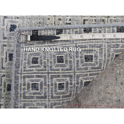 2'8"X8'1" Ivory Modern Pure Silk With Wool Hand Knotted Runner Rug