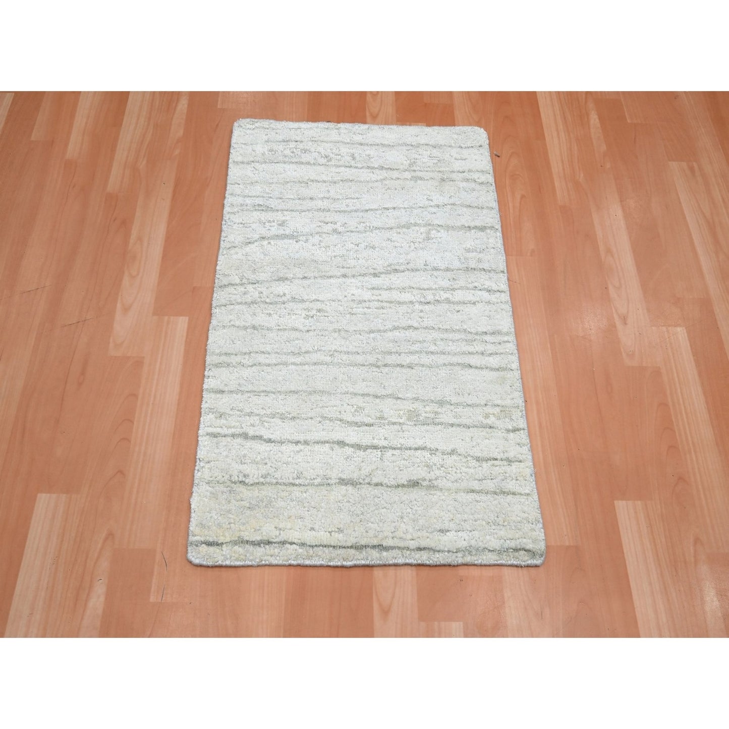 2'X3' Chiffon White Modern Wave Design Pure Silk Hand Knotted Sample Rug