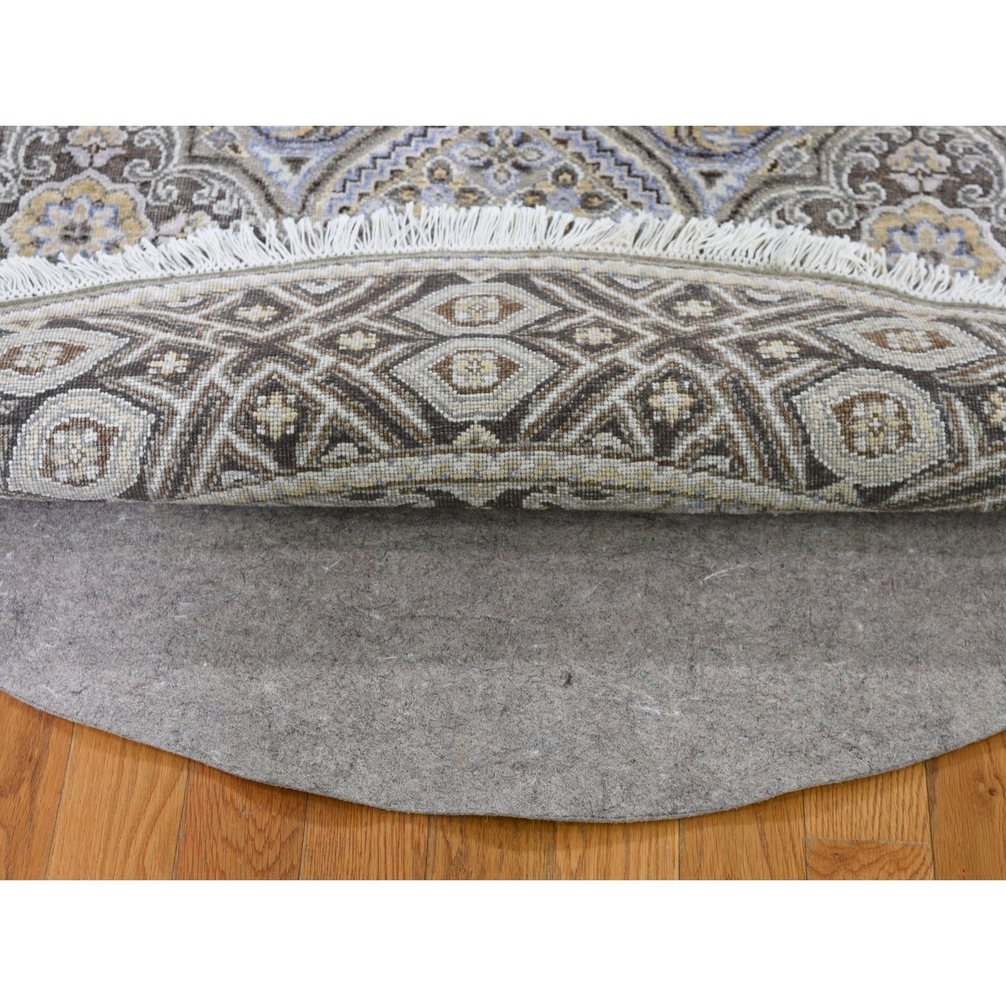 5'1"X5'1" Textured Wool And Silk Mughal Inspired Round Hand Knotted Rug
