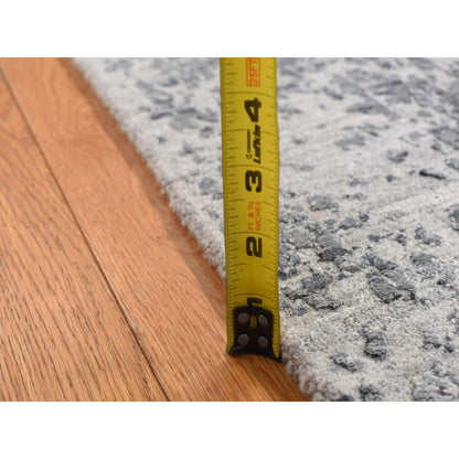 4'1"X6' Gray Erased Zoroastrian Design Wool And Silk Hand Knotted Rug