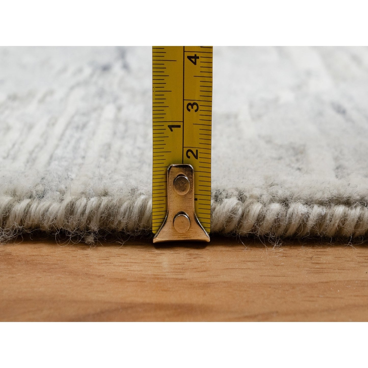 2'x3' Pastel Gray Modern Design Undyed Natural Wool Hand Knotted Mat Rug