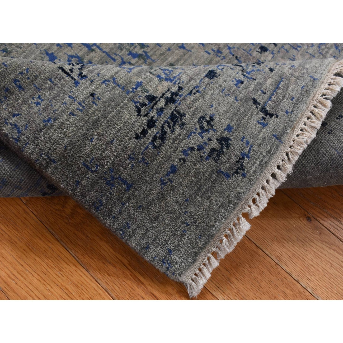 3'1"X5' Gray Wool And Silk Broken Design Tone On Tone Hand Knotted Rug
