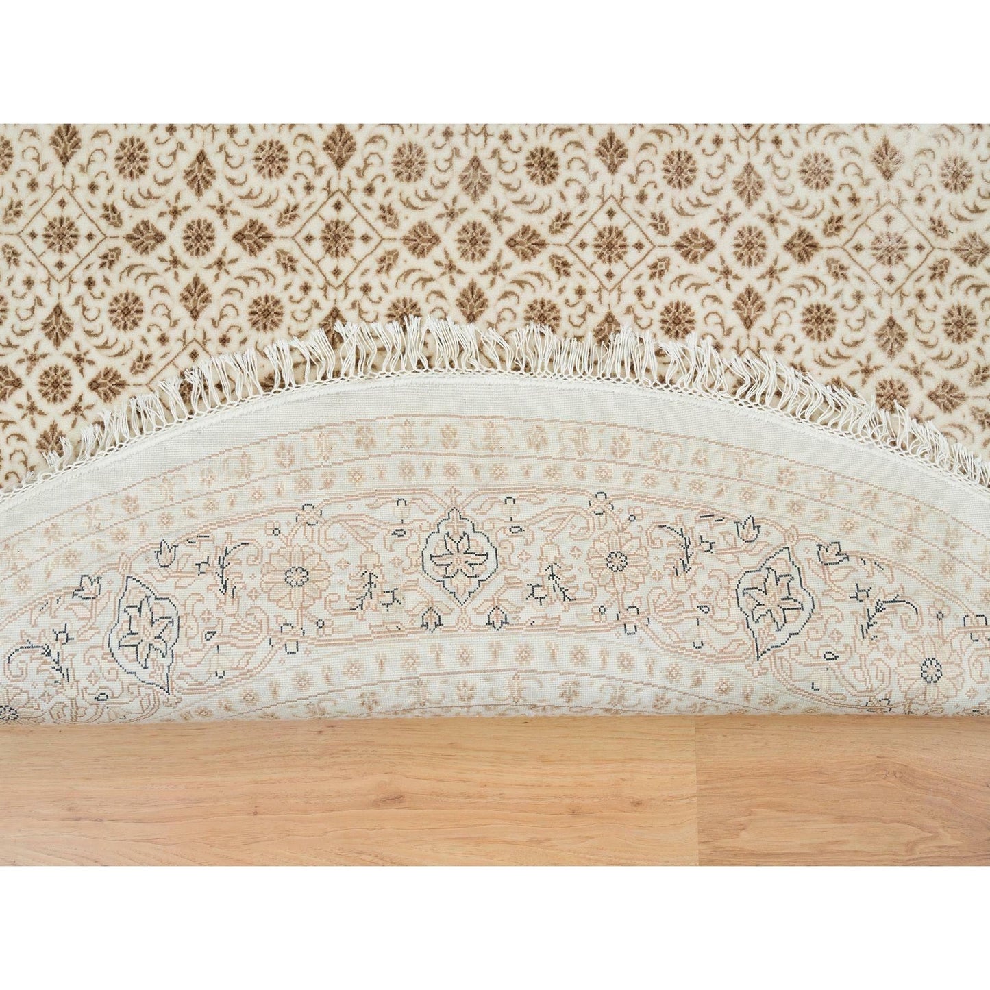 6'3"X6'3" Ivory 250 Kpsi Wool Hand Knotted Herrita Design Round Rug