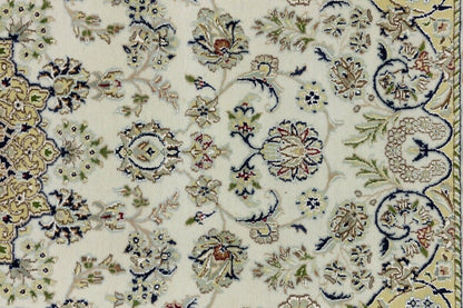 Hand-Knotted Indo-Nain Floral Medallion Rug