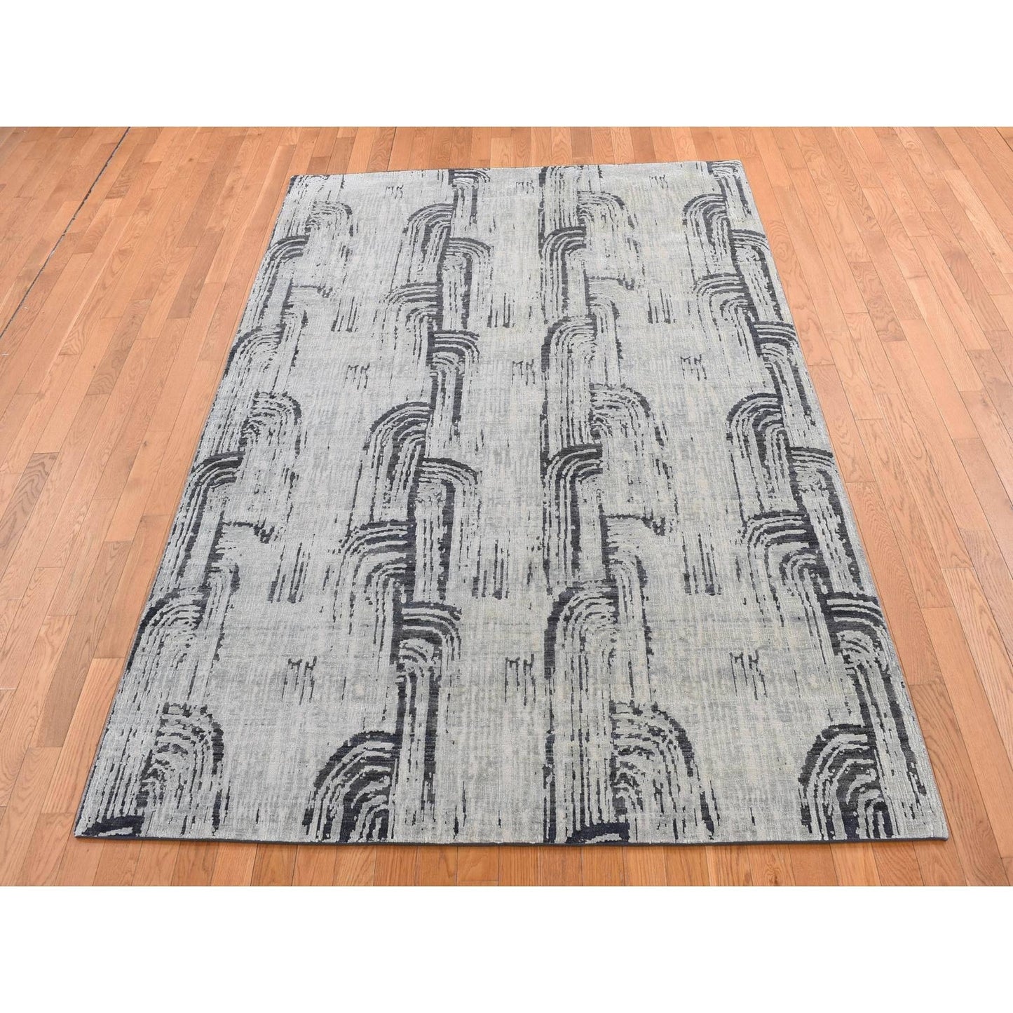 6'X9' Cloud Gray The Cane Pure Silk With Textured Wool Hand Knotted Rug