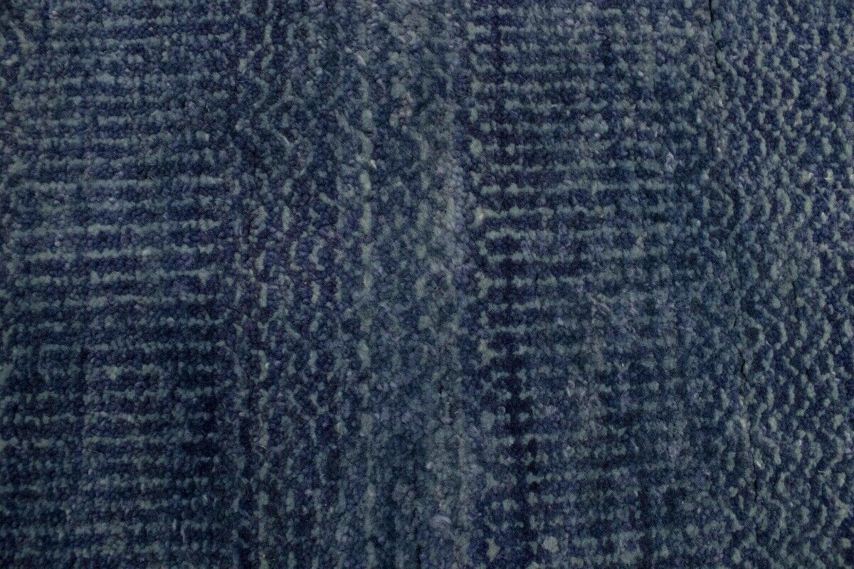 Modern Oriental Narrow Runner Rug Contemporary