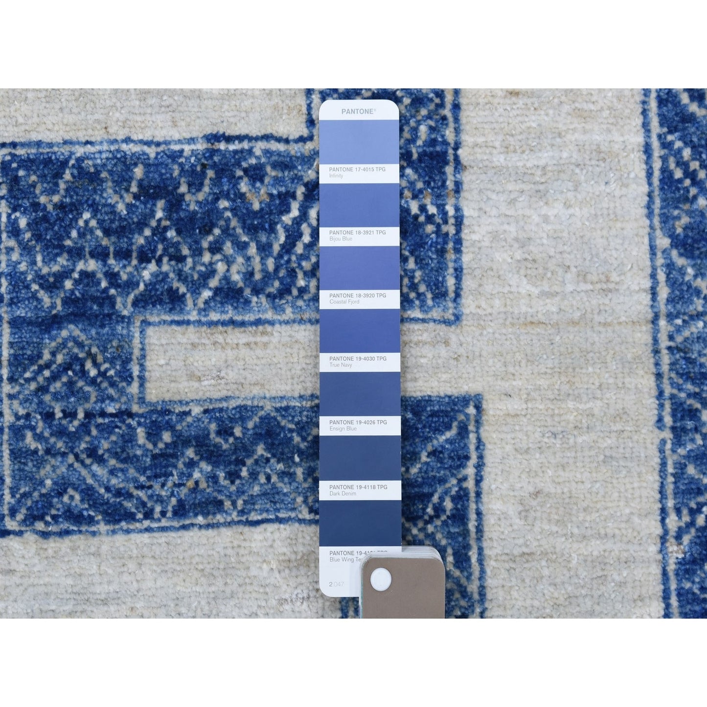 7'10"X9'9" Blue Wool Maze Design With Berber Influence Hand Knotted Rug