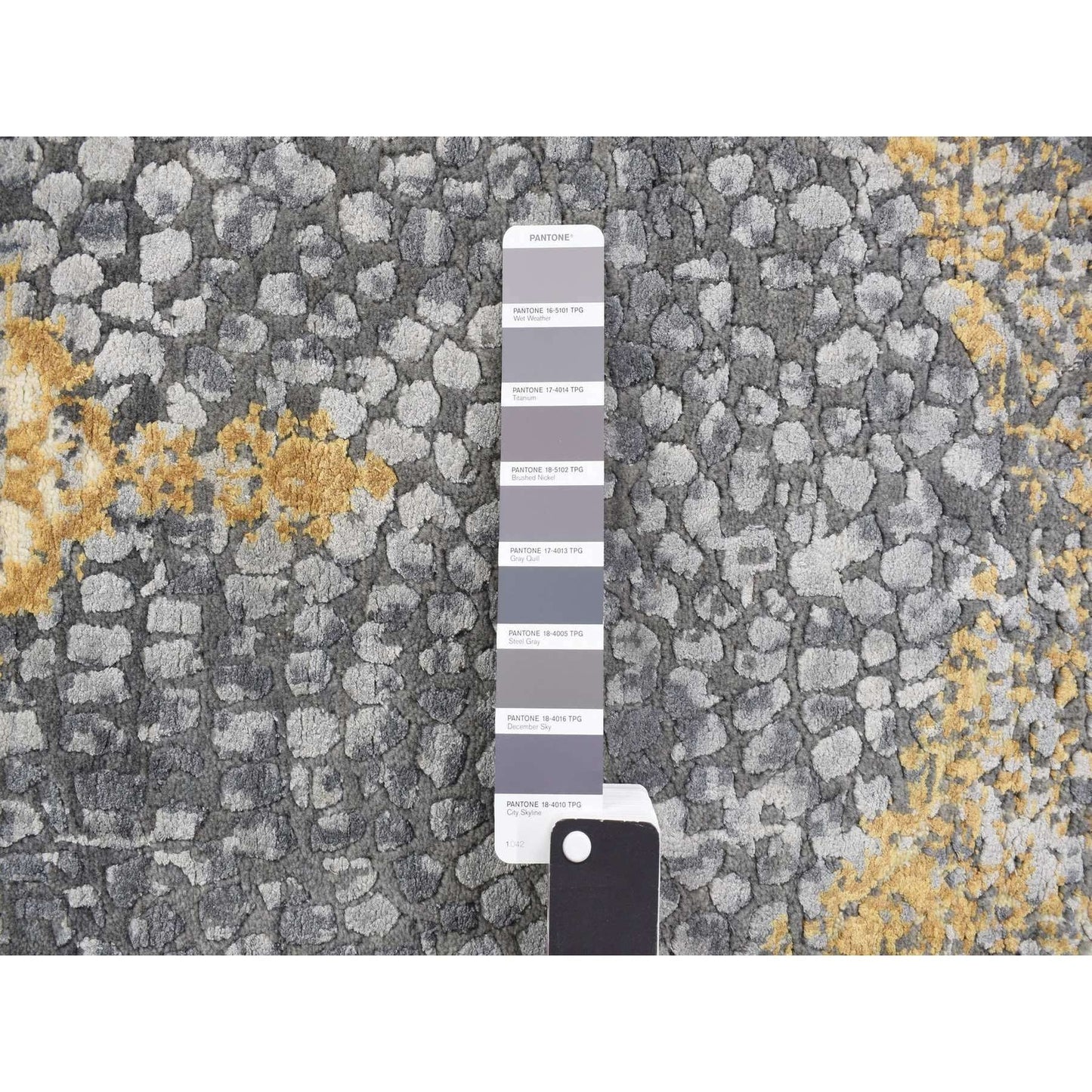 2'10"X6' Gray Broken Zoroastrian Wool And Silk Hand Knotted Runner Rug