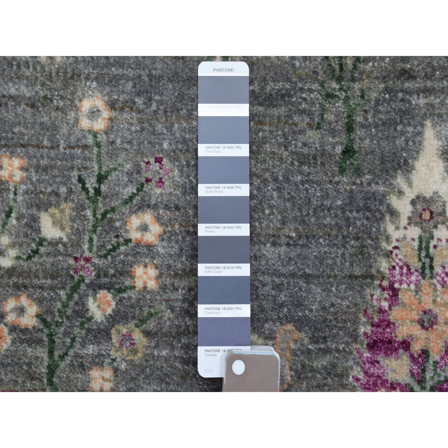 8'2"X8'2" Round Folk Art Willow And Cypress Tree Design Hand Knotted Rug