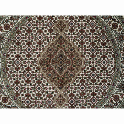 3'4"X3'4" White Mahi 175 Kpsi Wool Hand Knotted Round Rug