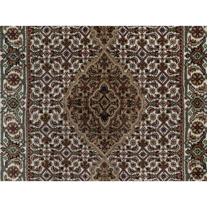 2'10"X8' White Tebraz Mahi With Fish Design Hand Knotted Wool Runner Rug