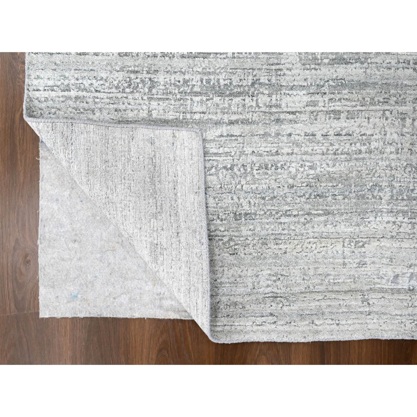 4'2"X6' Mist Gray Wool And Plant Based Silk Hand Loomed Modern Design Rug
