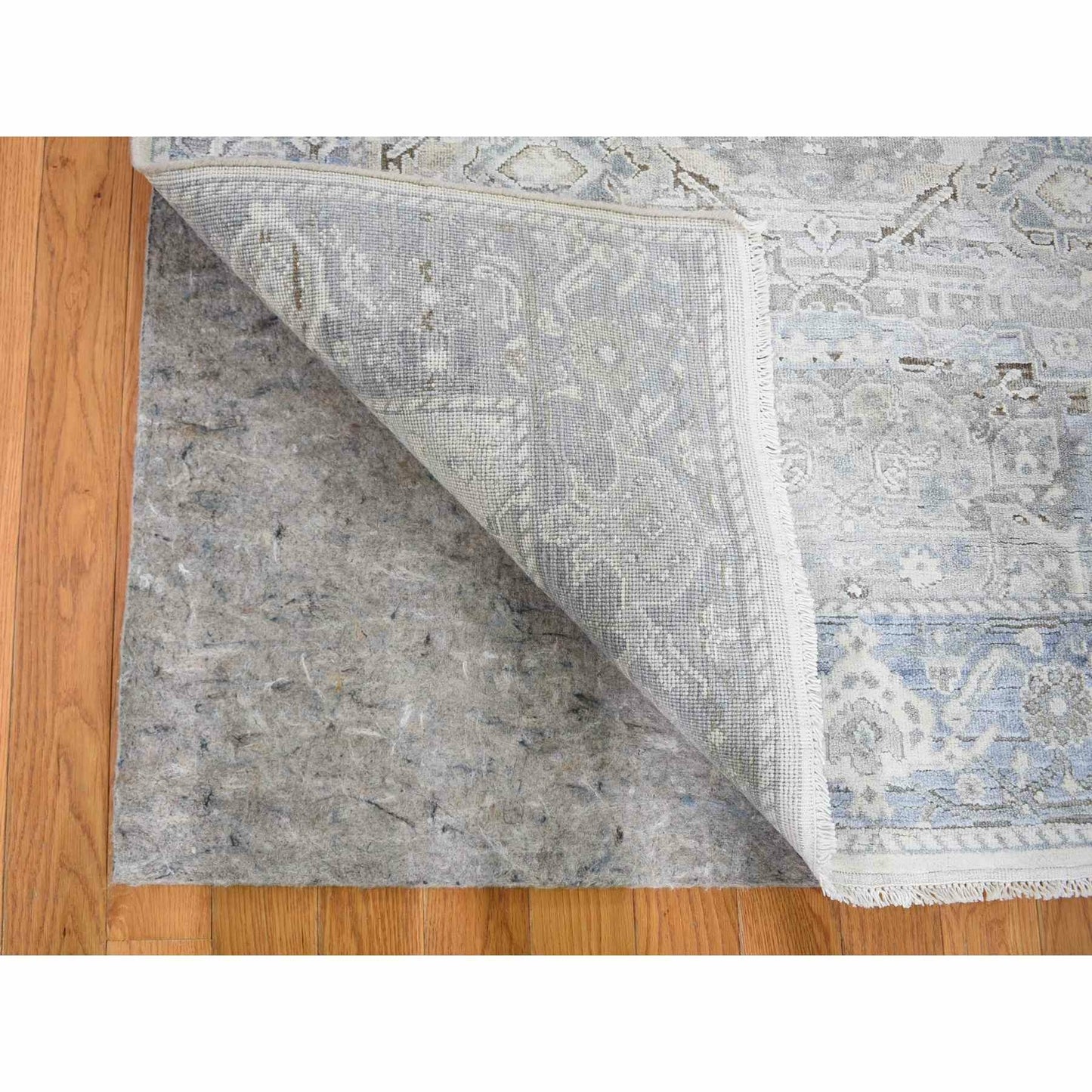 4'X6'2" Gray Pure Silk & Textured Wool Oushak Geometric Motif Rug