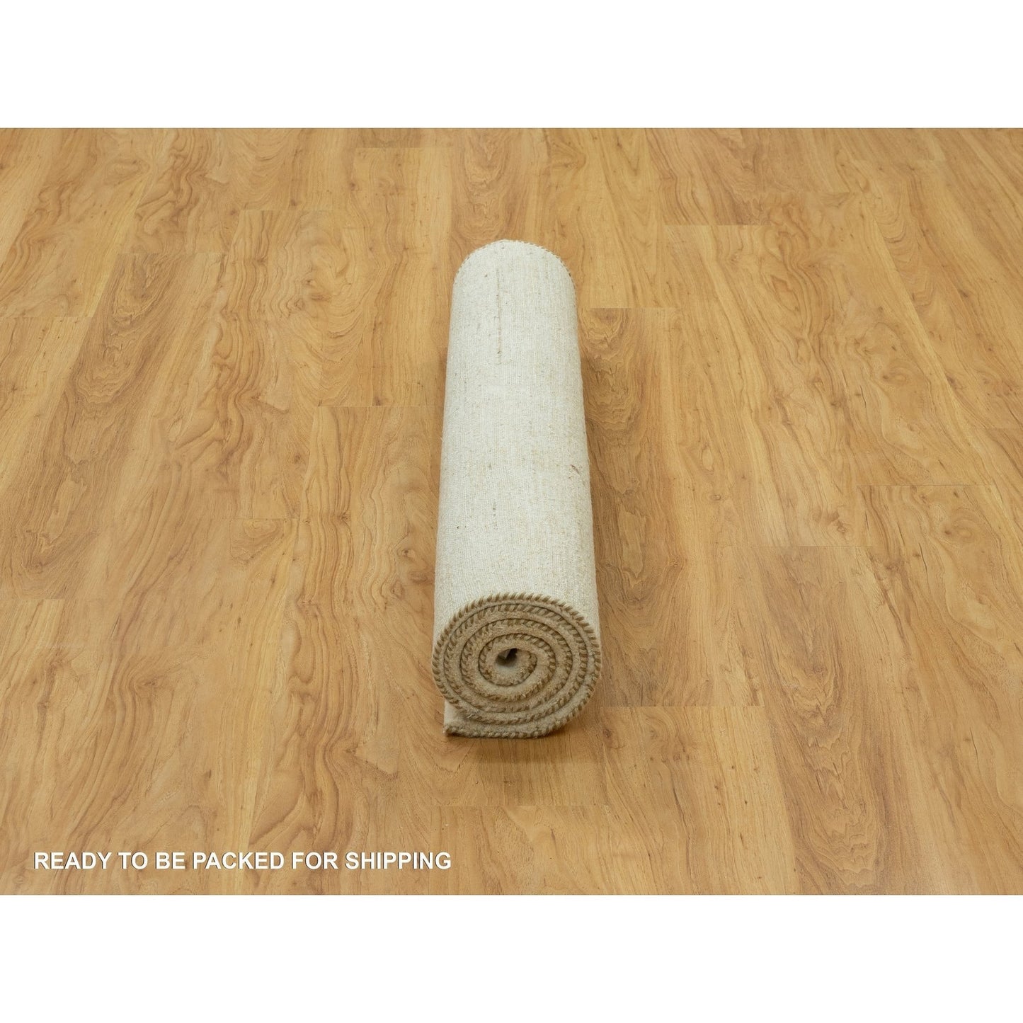 3'10"X5'10" White Plain Luxurious Wool Thick And Plush Hand Knotted Rug
