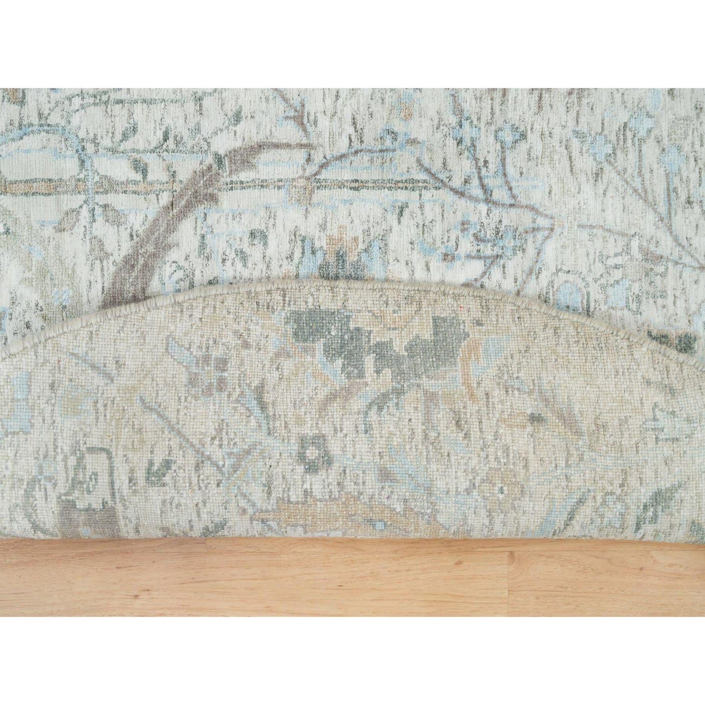 5'X5' Ivory Hand Knotted Sickle Leaf Design Silk With Wool Round Rug