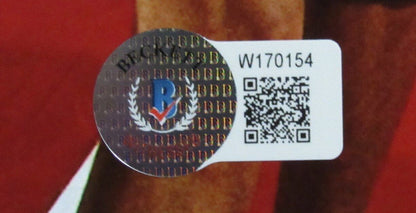 Scottie Pippen Hof Autographed 16X20 Photo Chicago Bulls Beckett 176457