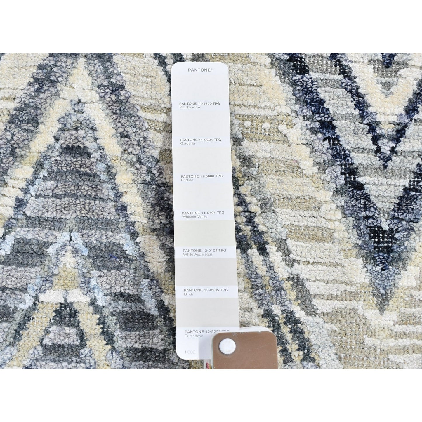 8'9"X12'2" Chevron Design Textured Wool And Pure Silk Hand Knotted Rug
