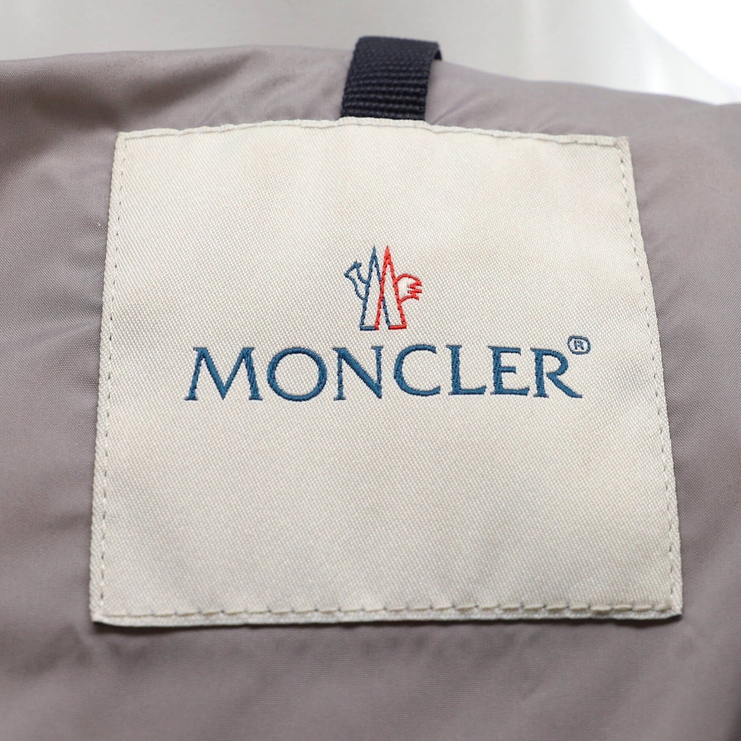 Moncler Women'S Collarless Zip Puffer Jacket Fur With Quilted Polyamide