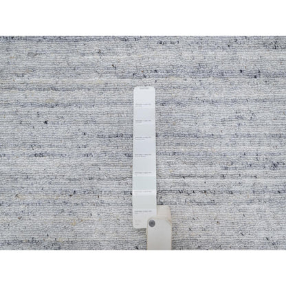 2'6"X6' White Plain Modern Striae Design Hand Loomed Pure Wool Runner Rug