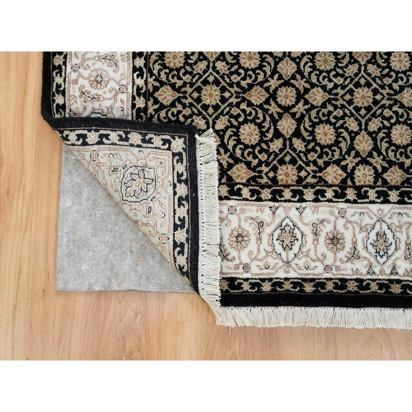 3'1"X5'5" Black 250 Kpsi Organic Wool Hand Knotted Herrita Design Rug
