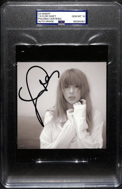 Taylor Swift Signed/Auto Cd Insert 4.75X4.75 B/W Photo Psa/Dna Gem Mt 10 190873