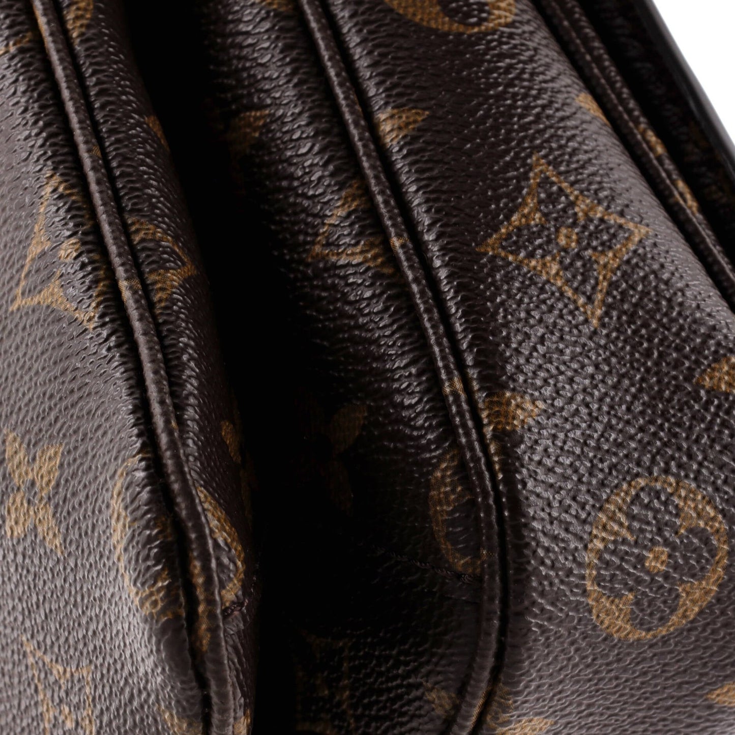 Louis Vuitton Pochette Metis Monogram Canvas