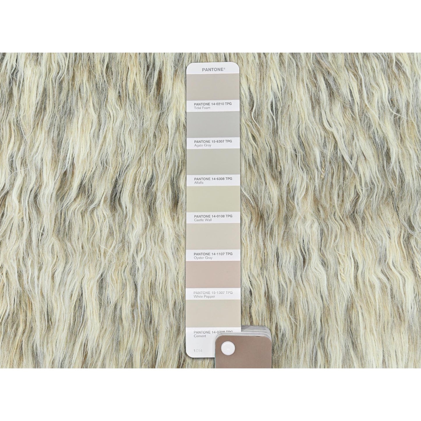 7'7"X9'10" Gray Undyed Natural Wool Hand Knotted Shaggy Moroccan Rug