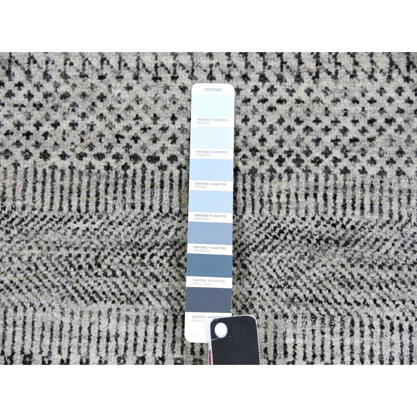 8'X8' Silver Gray Grass Design Undyed 100% Wool Hand Knotted Square Rug