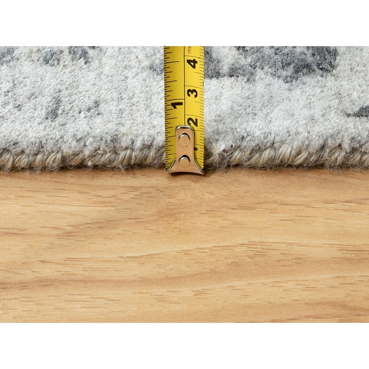 5'3"X7' Wool And Pure Silk Grey Broken Farsian Design Hand Knotted Rug