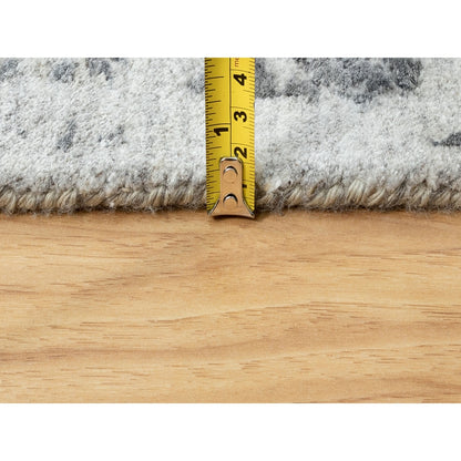 5'3"X7' Wool And Pure Silk Grey Broken Farsian Design Hand Knotted Rug