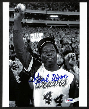 Hank Aaron Hof Signed/Auto 8X10 B/W Photo #715 Home Run Braves Psa/Dna 197211