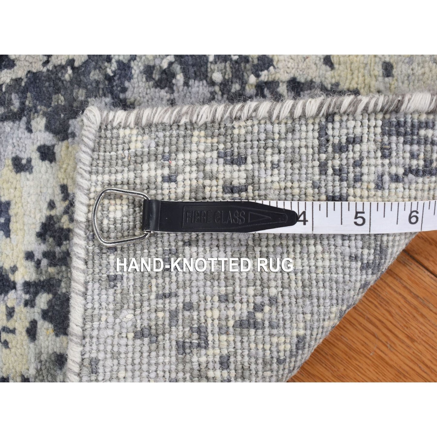 2'1"X3' White Abstract Design Wool And Silk Hand Knotted Mat Rug