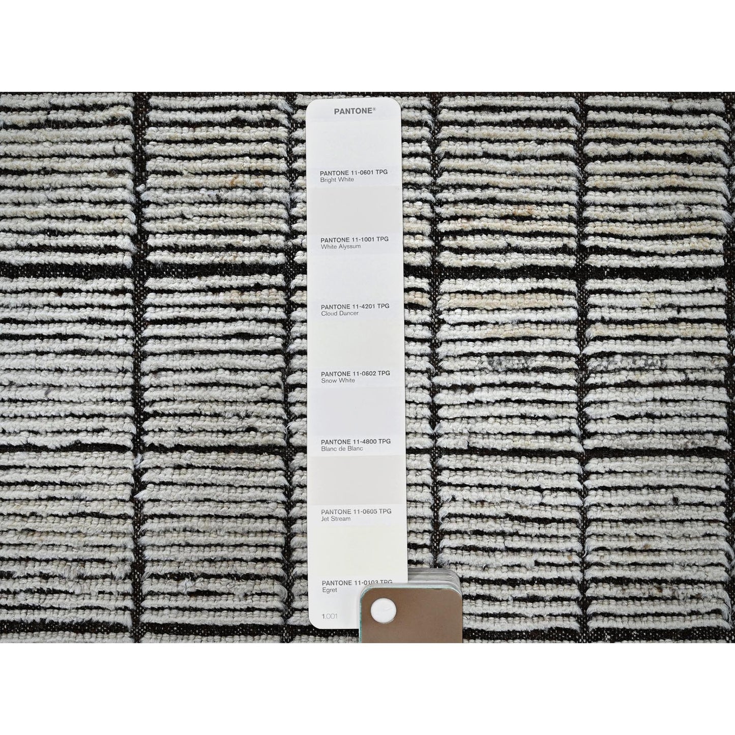 8'4"X9'10" White Moroccan Weave With Box Design 100% Wool Hand Knotted Rug