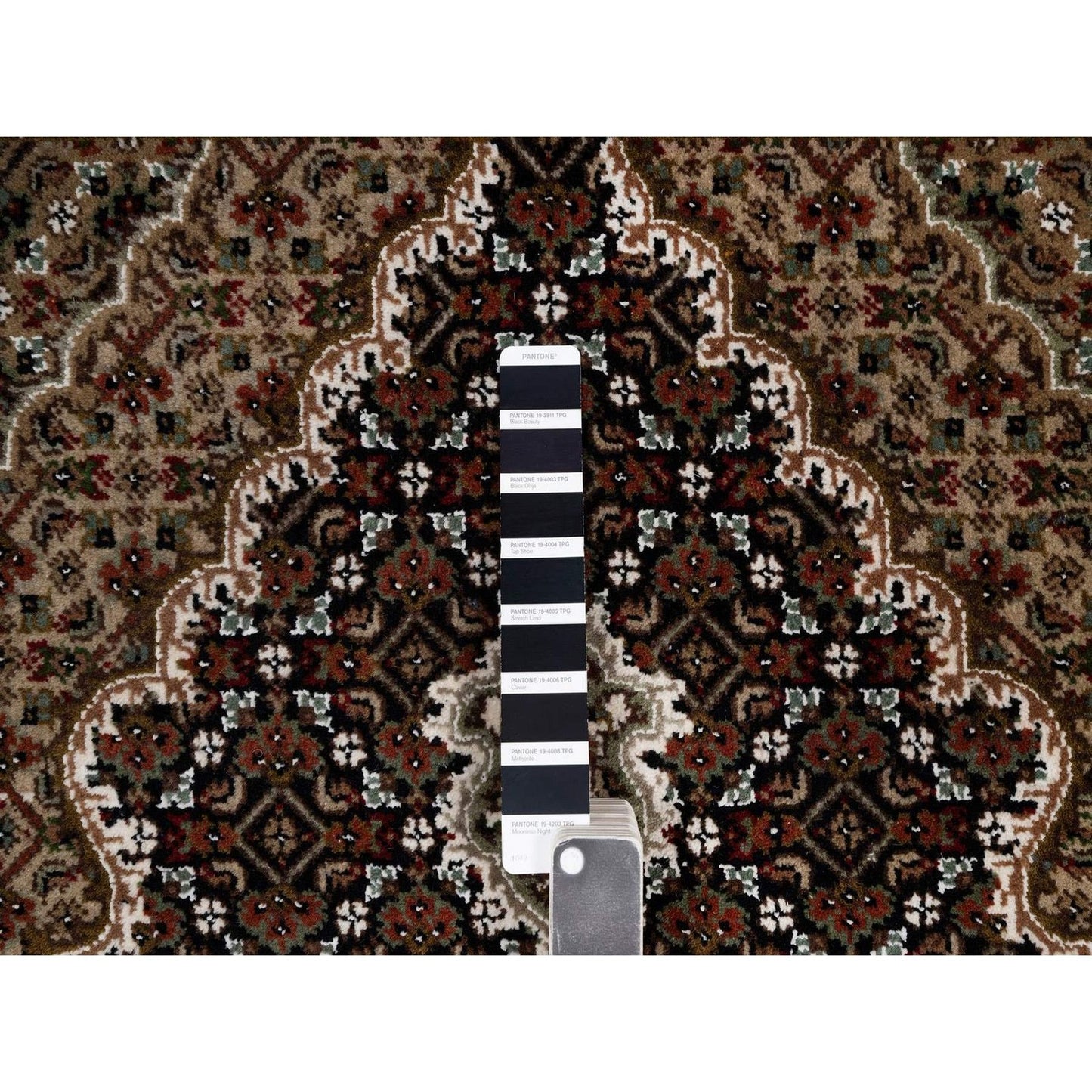 3'2"X5'4" Black Hand Knotted Rug Tebraz Mahi Medallion Design Pure Wool 175
