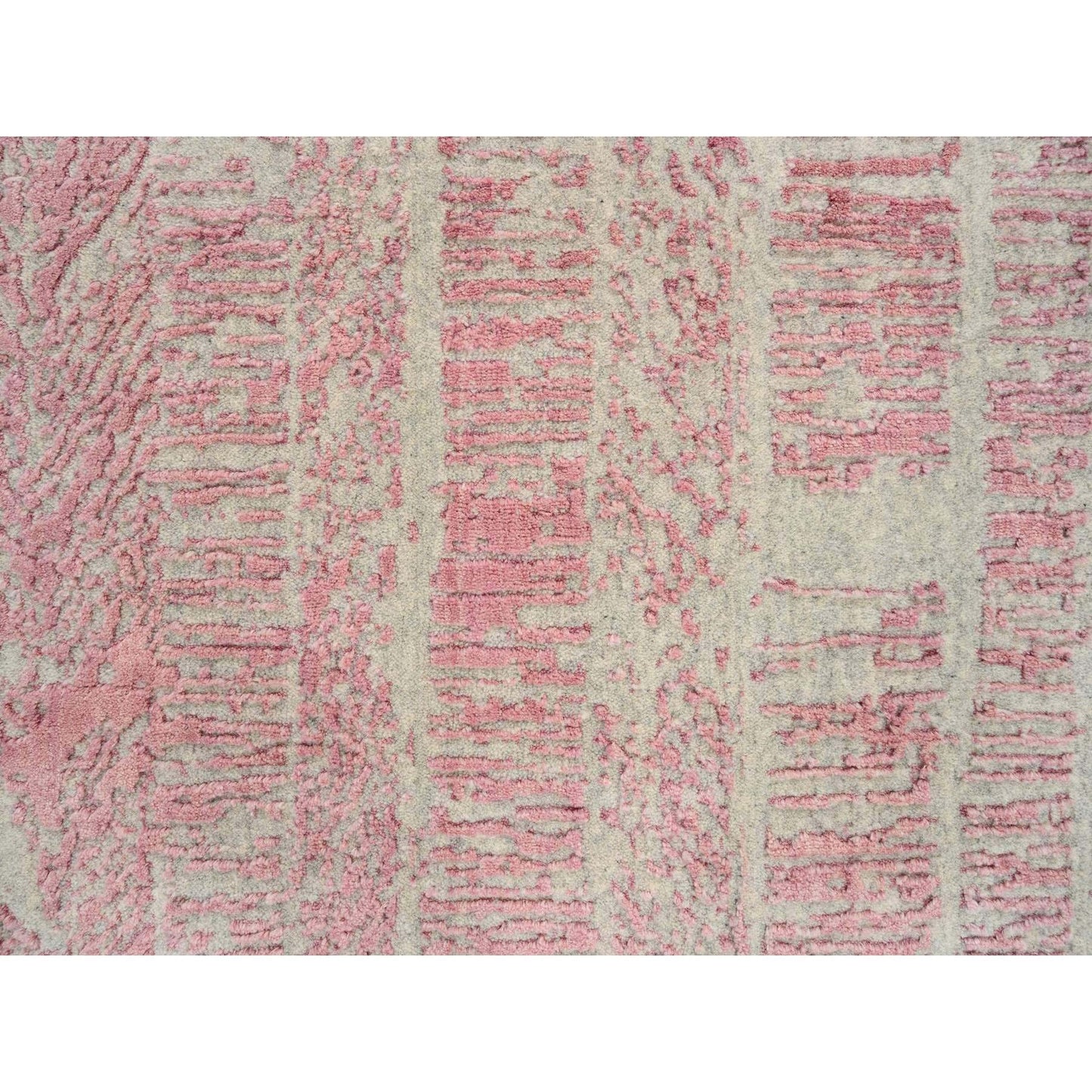 2'6"X10' Rose Pink Wool And Art Silk Jacquard Hand Loomed Runner Rug