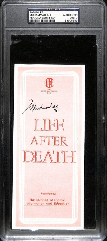 Muhammad Ali Signed/Autographed 8.5X3.5 Islamic Pamphlet Slab Psa/Dna 193450