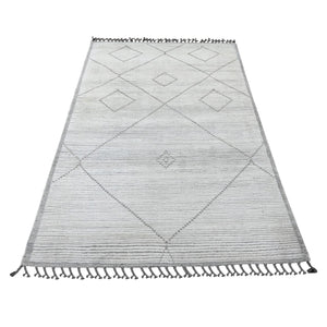 4'1"X6'8" White Moroccan Weave Geometric Pattern Hand Knotted Wool Rug