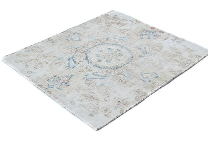 Muted Cream Floral Design Semi-Antique 2'6X2'11 Oriental Rug