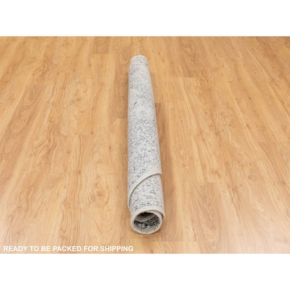 5'10"X5'10" Round Fine Jacquard Hand Loomed Erased Design Wool & Silk Rug