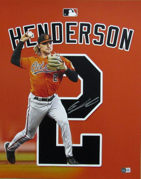 Gunnar Henderson Autographed 16X20 Photo