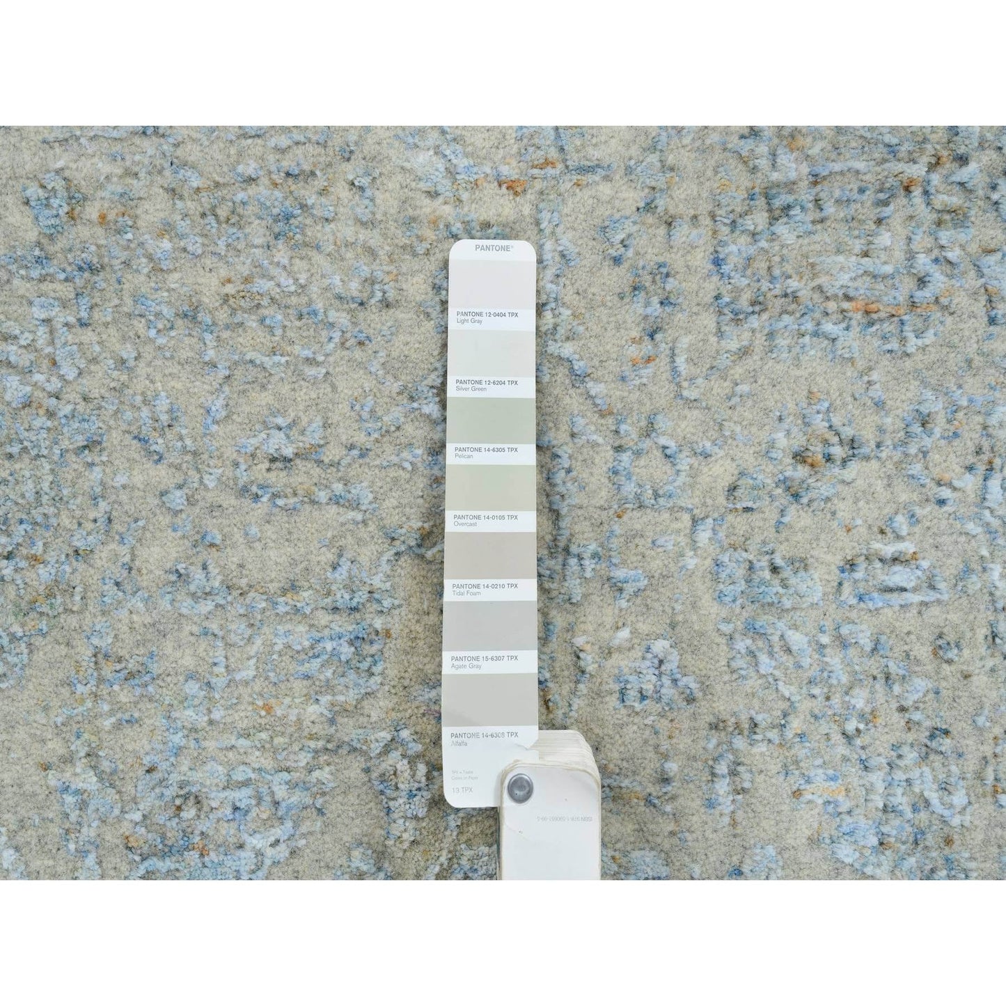 2'6"X8' Gray Jacquard Hand Loomed Tebraz Design Wool And Silk Runner Rug