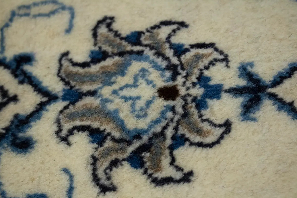 Classic Floral Plush 3X5 Nain Kashmar Oriental