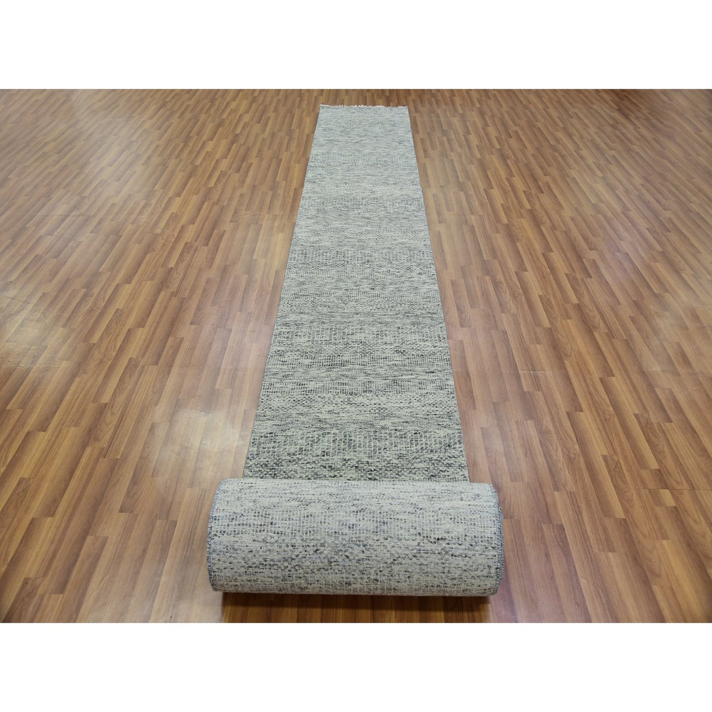 2'5"X29'7" Gray Undyed Wool Grass Design Hand Knotted Xl Runner Rug