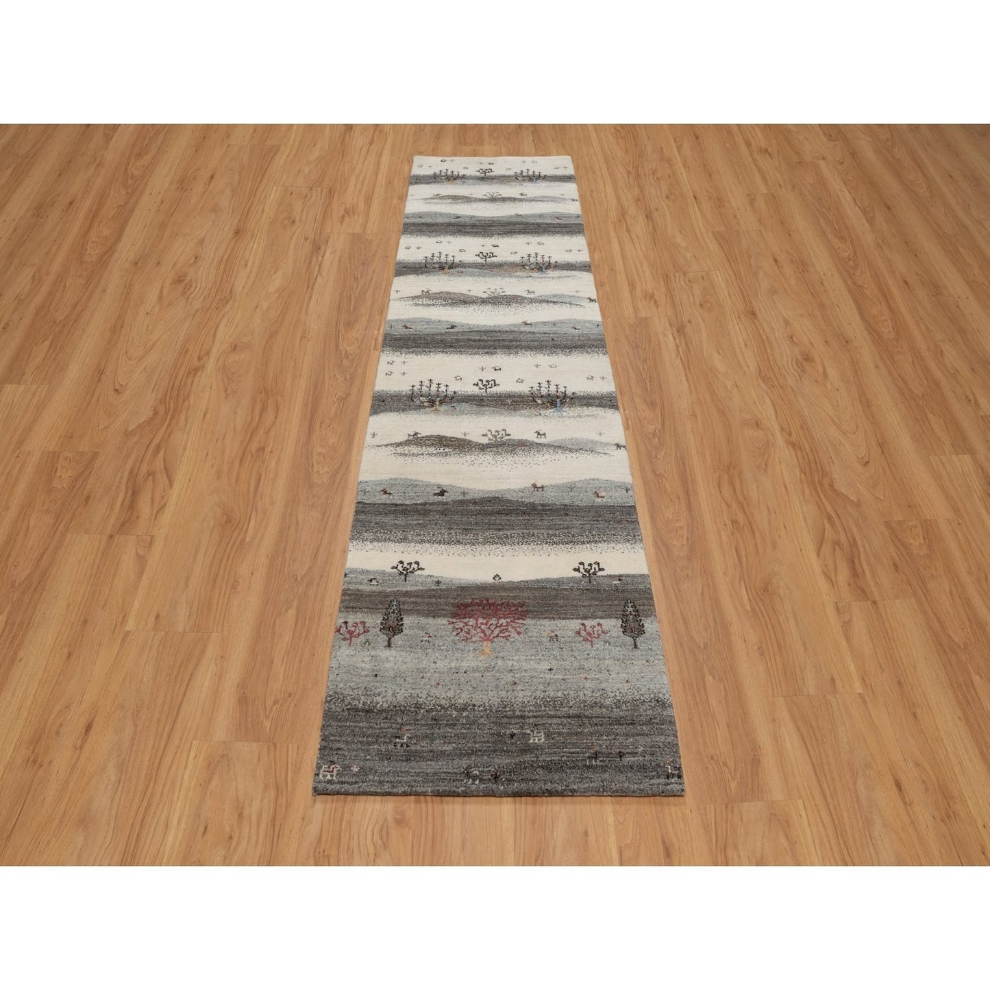 2'6"X9'10" White Lori Buft Animal Figurines Wool Hand Knotted Runner Rug