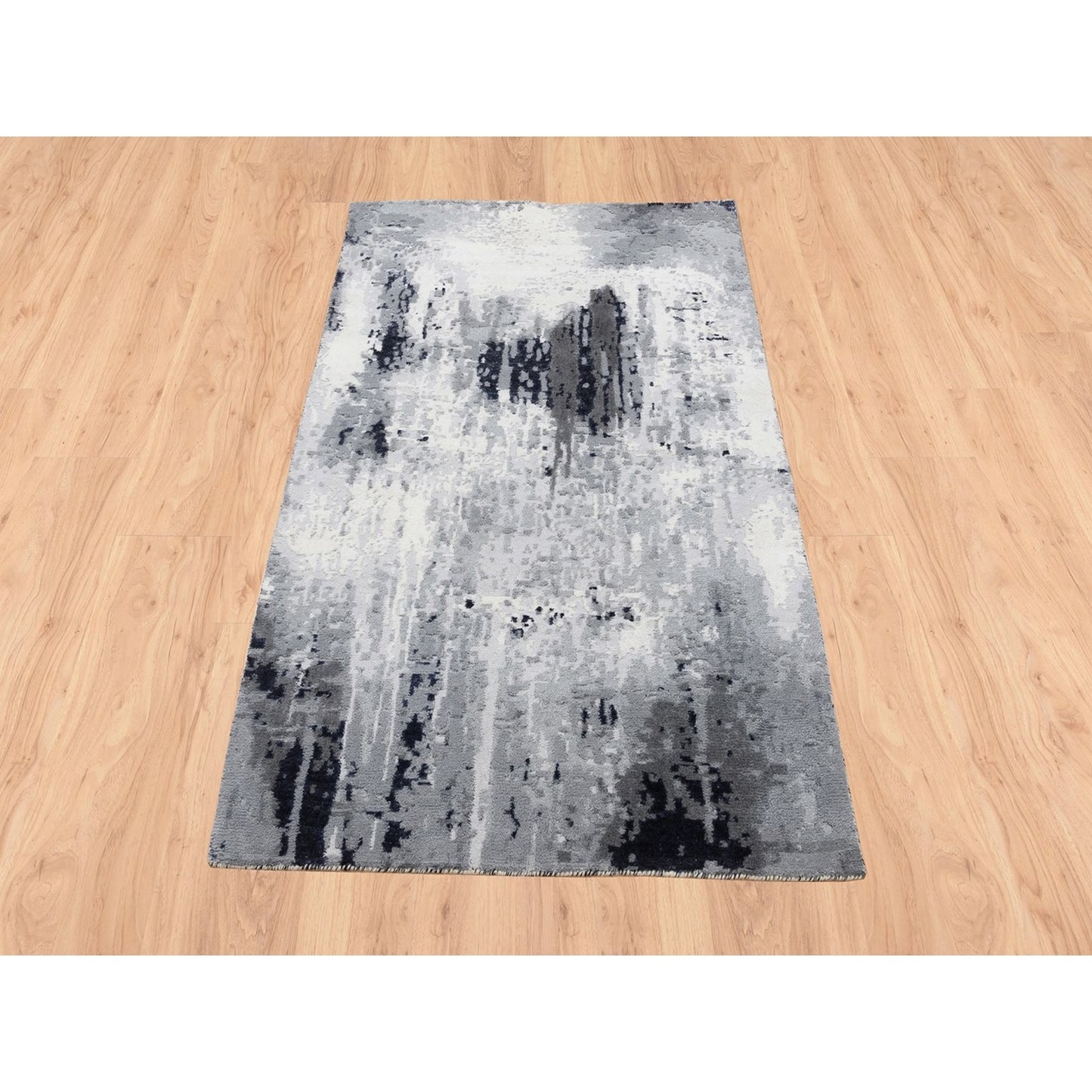 3'1"X5' Ivory Abstract Design Wool And Silk Hand Knotted Oriental Rug