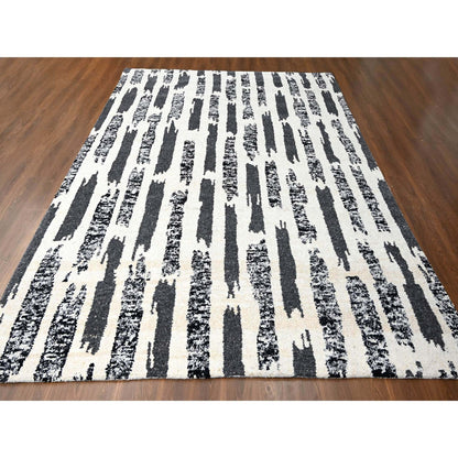 10'2"X13'7" Ivory & Black Wool Modern Design Hand Knotted Oriental Rug